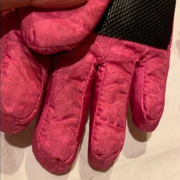 Thinsulate Pink Ski/Winter Gloves - Picture 5 of 14
